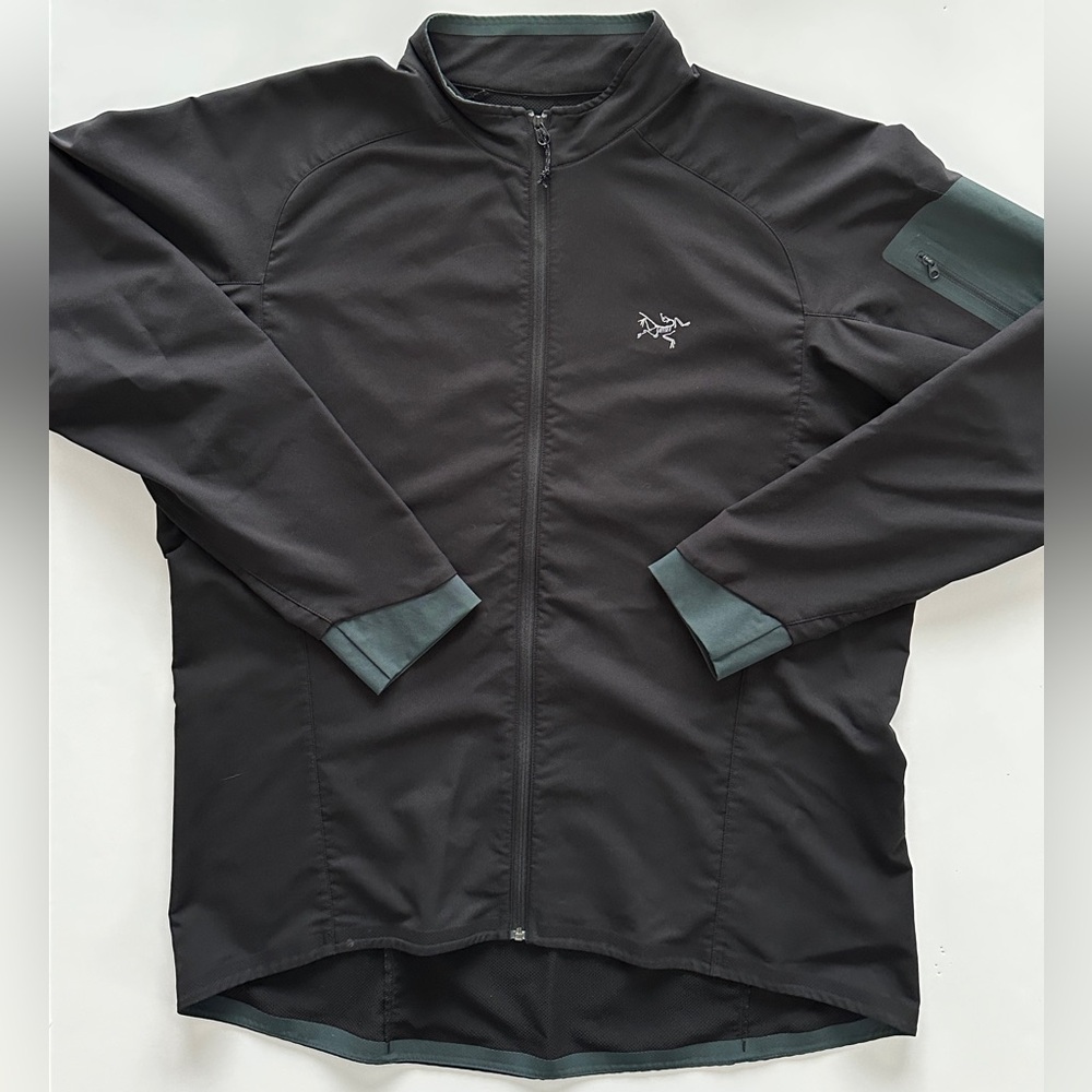 **SOLD**Arc’teryx Accelero Jacket
